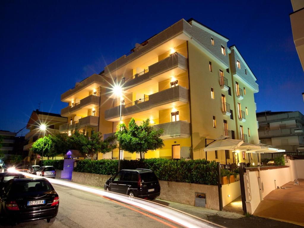Residence La Guirita Tortoreto ภายนอก รูปภาพ